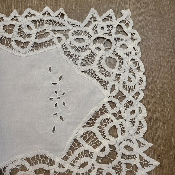White Lace Placemats - Picture 3 of 4